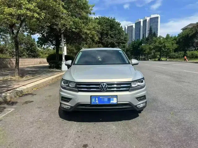 Volkswagen Tiguan L — Фото автомобиля 2
