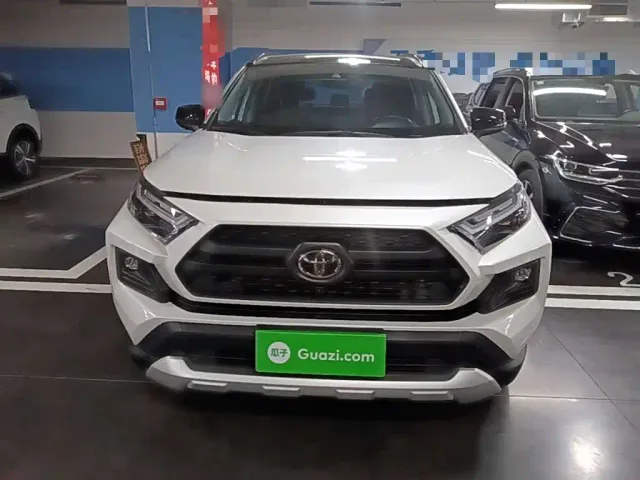 Toyota RAV4 — Фото автомобиля 2