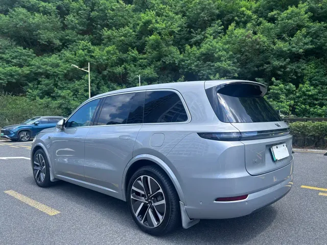 Li Auto L9 — Фото автомобиля 22