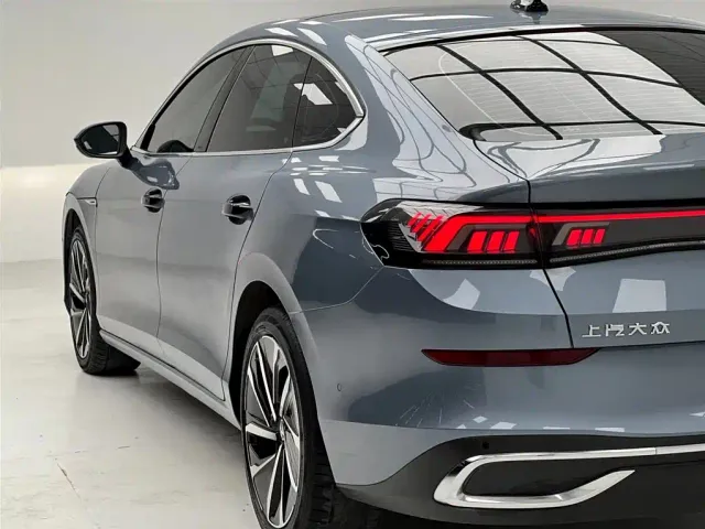 Volkswagen Lamando — Фото автомобиля 9