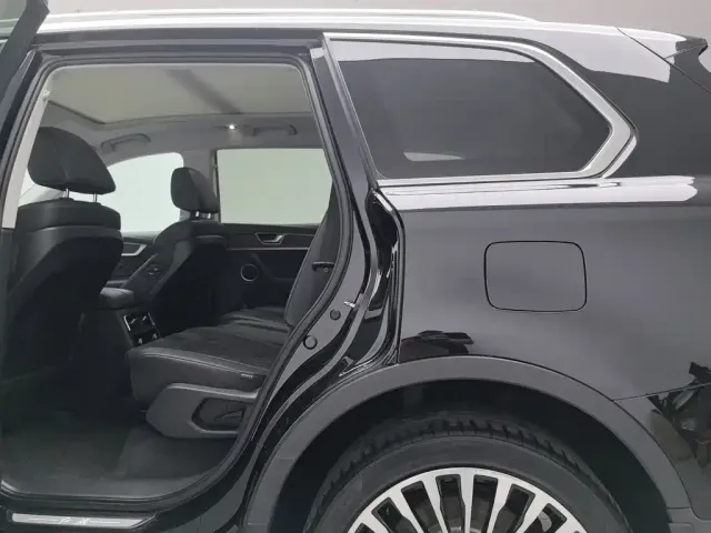 Hongqi HS7 — Фото автомобиля 15