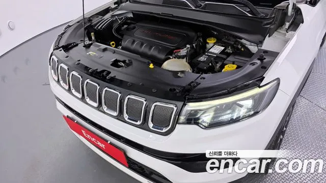Jeep Compass Compass 2 поколение — Фото автомобиля 6
