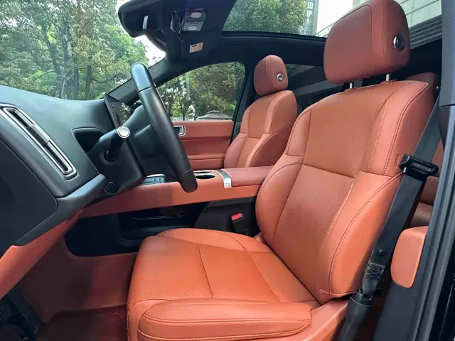 Li Auto L6 — Фото автомобиля 13