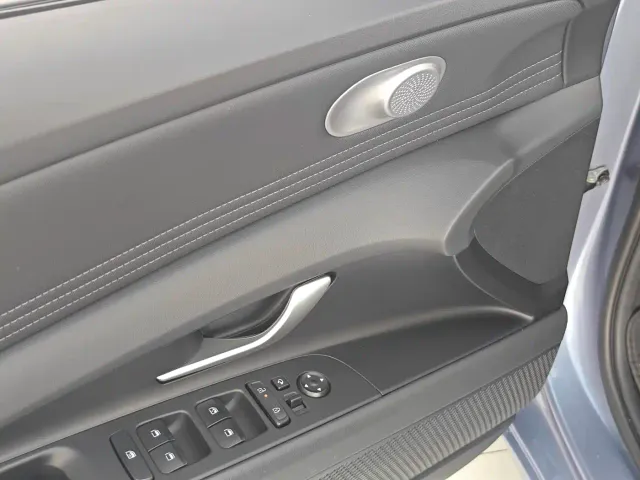Hyundai Elantra — Фото автомобиля 26