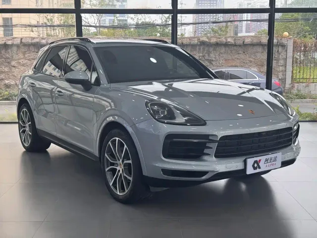 Porsche Cayenne — Фото автомобиля 3