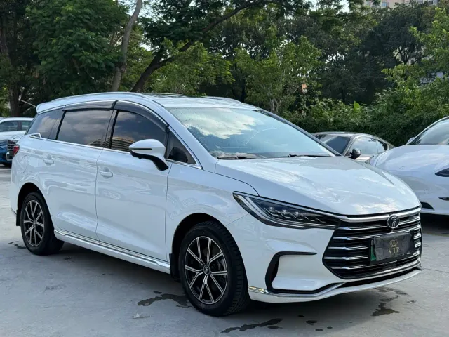 BYD Song MAX — Фото автомобиля 3