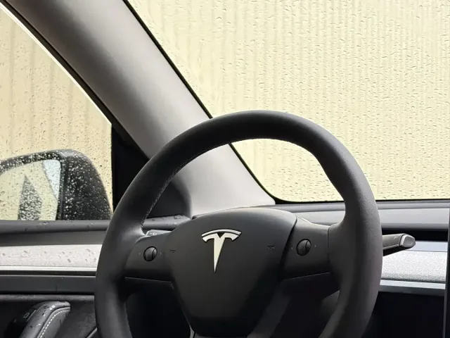 Tesla Model Y — Фото автомобиля 25