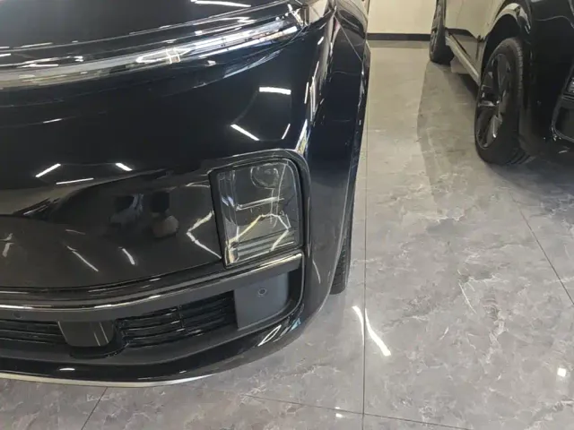 Li Auto L8 — Фото автомобиля 23