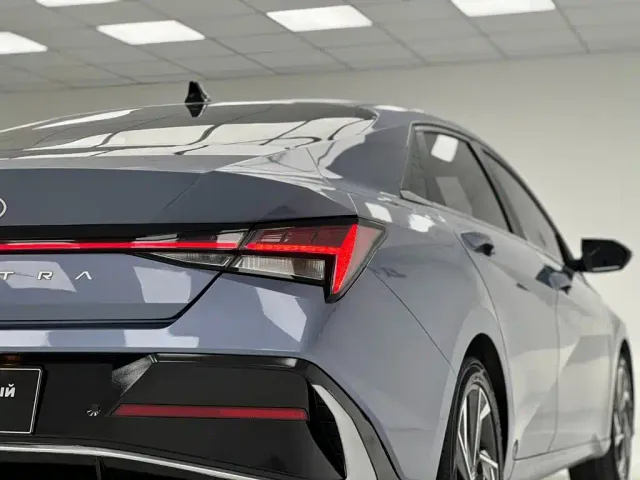 Hyundai Elantra — Фото автомобиля 19