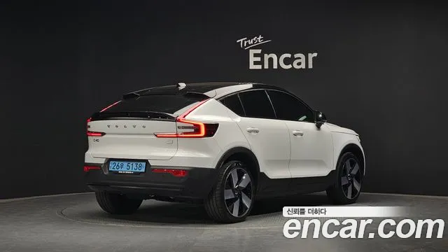 Вольво C40 — Фото автомобиля 2