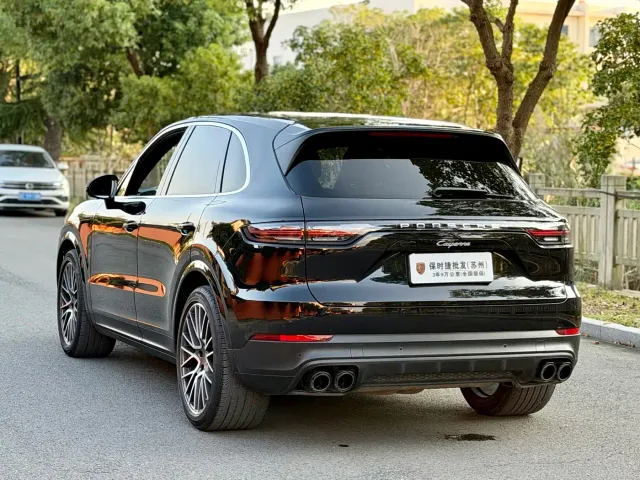 Porsche Cayenne — Фото автомобиля 6