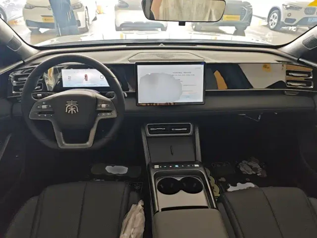 BYD Qin L — Фото автомобиля 9