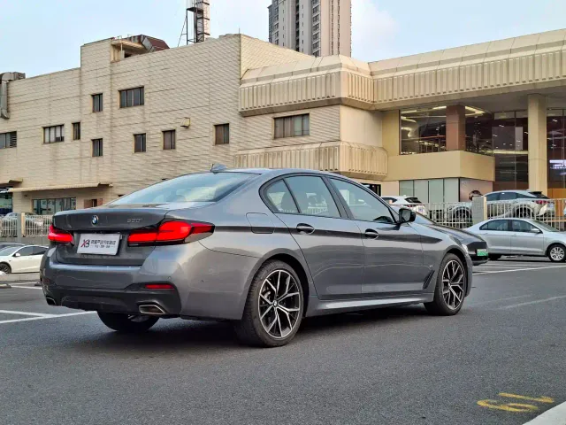 BMW 5 Series — Фото автомобиля 7