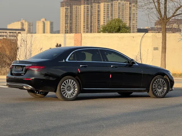 Mercedes-Benz E-Class — Фото автомобиля 8