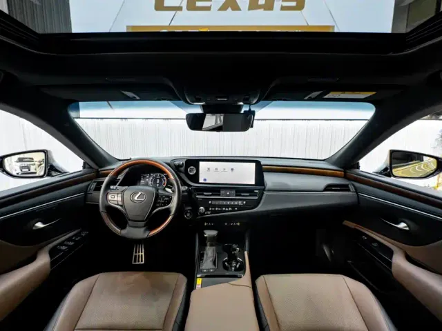 Lexus ES — Фото автомобиля 13