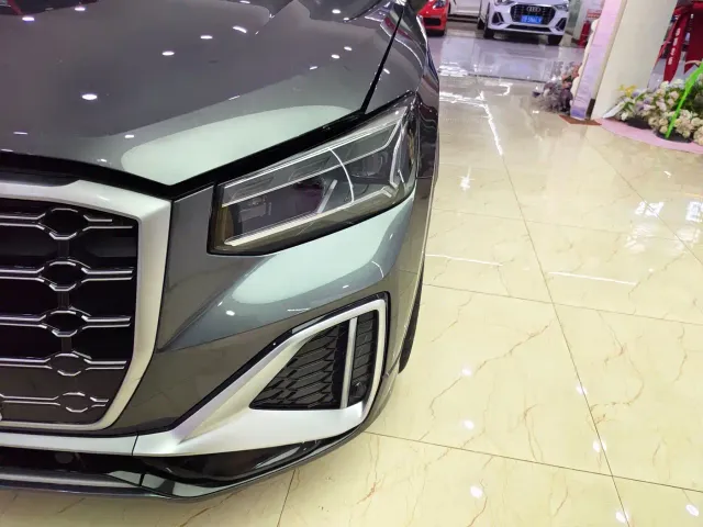 Audi Q2L — Фото автомобиля 9
