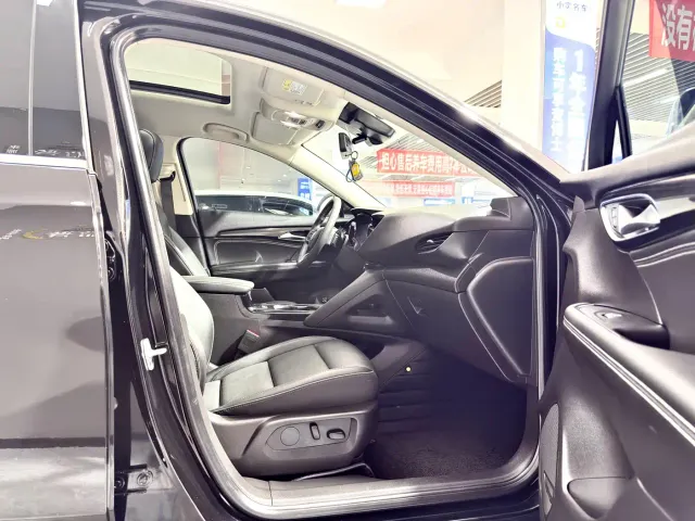 Buick Envision Plus — Фото автомобиля 13