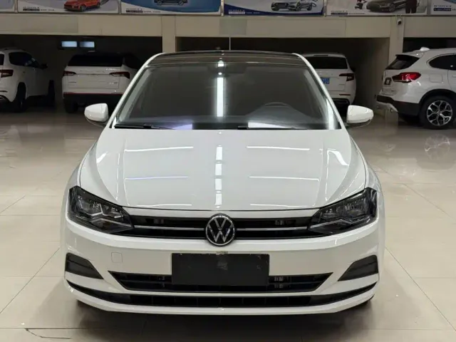 Volkswagen Polo — Фото автомобиля 2