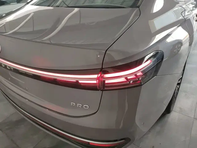 Volkswagen Passat — Фото автомобиля 23