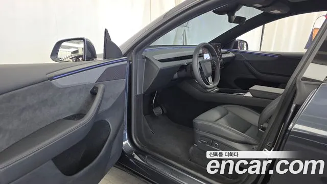 Tesla Model Y — Фото автомобиля 15