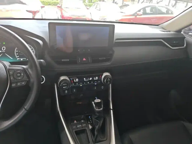 Toyota RAV4 — Фото автомобиля 9