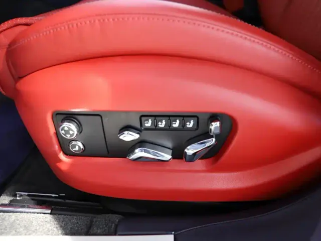 Bentley Flying Spur — Фото автомобиля 19