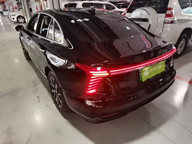 Hongqi H5 PHEV — Фото автомобиля 4