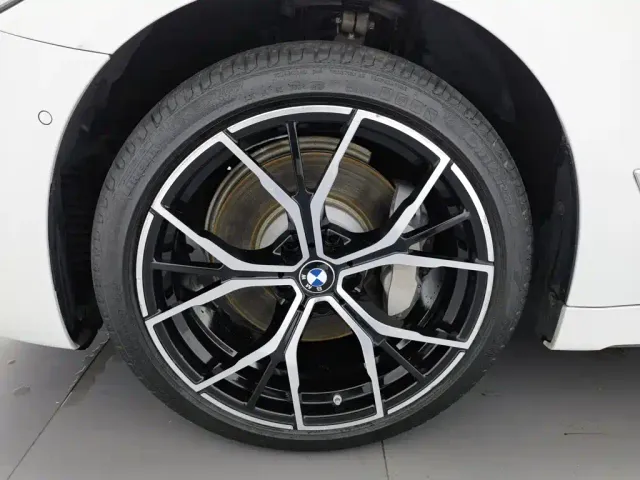 BMW 5 Series — Фото автомобиля 17