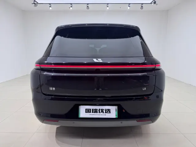 Li Auto L8 — Фото автомобиля 5