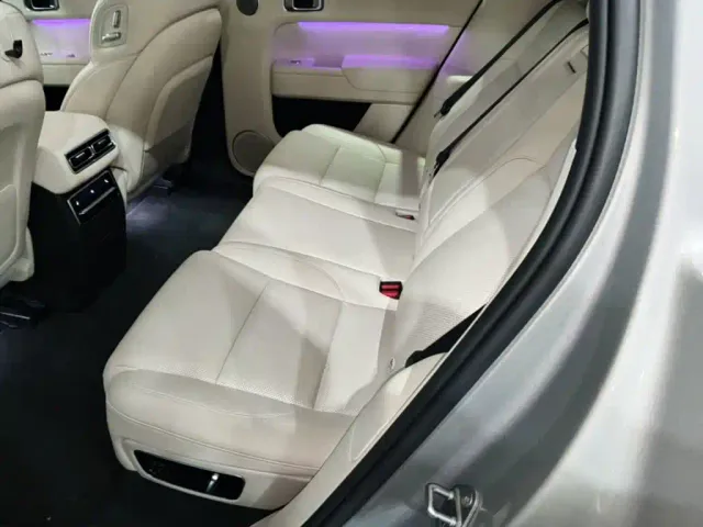 Li Auto L7 — Фото автомобиля 16