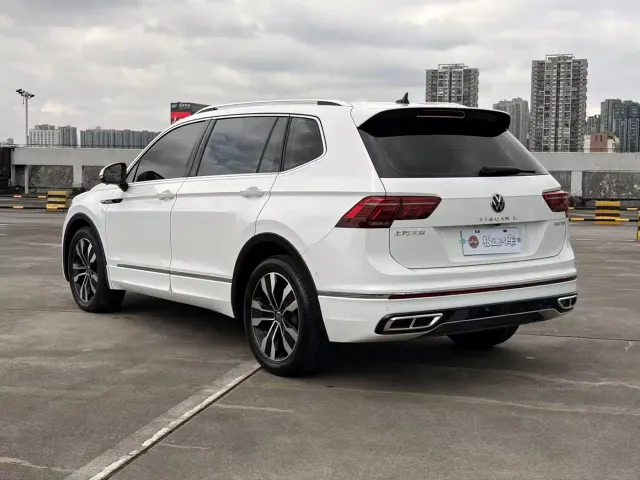 Volkswagen Tiguan L — Фото автомобиля 7