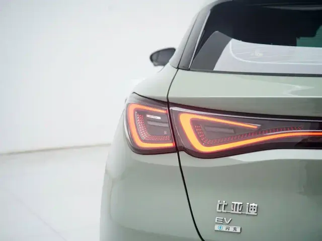 BYD Seal 06 GT — Фото автомобиля 14