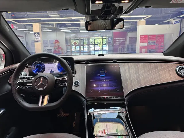 Mercedes-Benz EQE SUV — Фото автомобиля 21