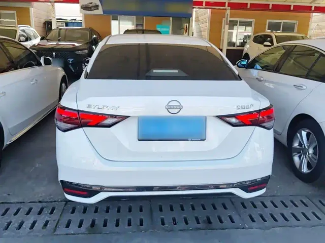 Nissan Sylphy — Фото автомобиля 5