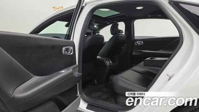 Hyundai Ioniq6 — Фото автомобиля 26
