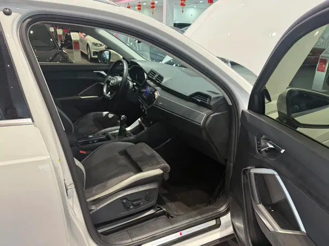 Audi Q3 — Фото автомобиля 9