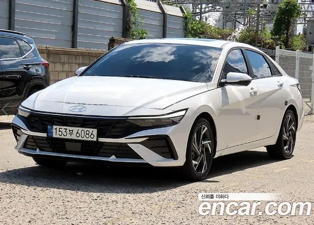 Hyundai Avante CN7 — Фото автомобиля 2