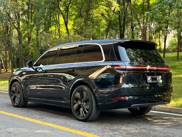 Li Auto L9 — Фото автомобиля 5