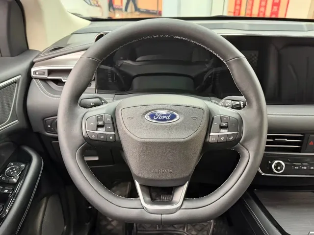 Ford Edge — Фото автомобиля 9