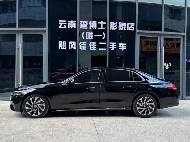 Mercedes-Benz E-Class — Фото автомобиля 2