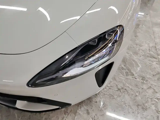 Xiaomi SU7 — Фото автомобиля 23