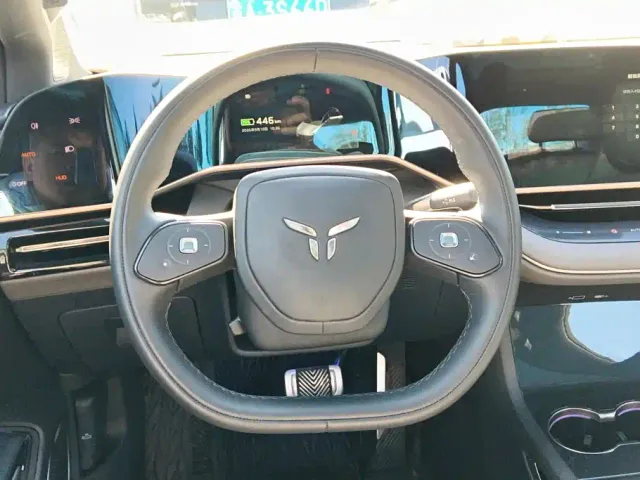 Hongqi EH7 — Фото автомобиля 15