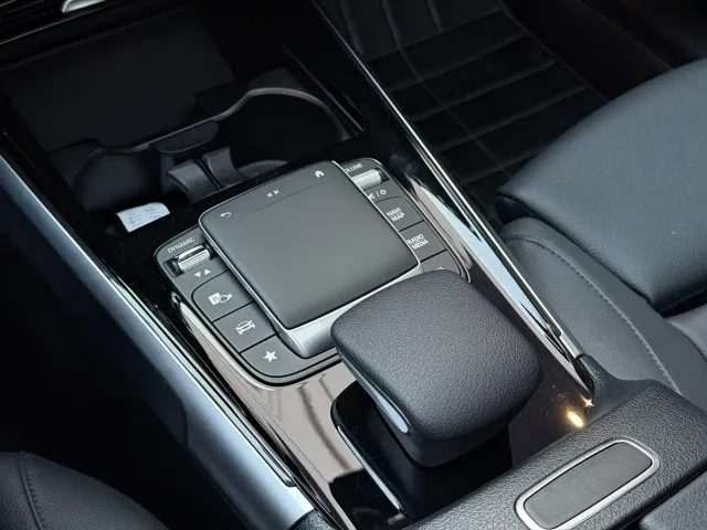 Mercedes-Benz GLB-Class — Фото автомобиля 13
