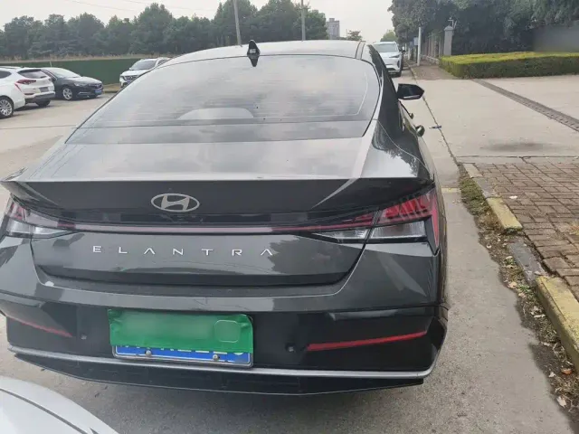 Hyundai Elantra — Фото автомобиля 23