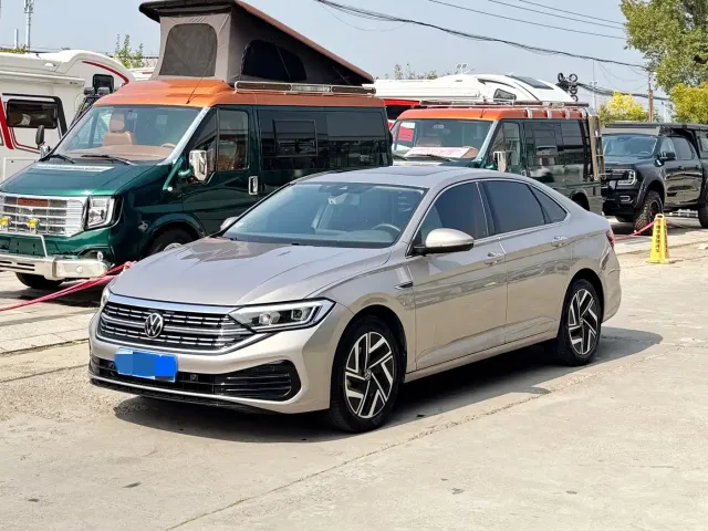 Фотография автомобиля — Volkswagen Sagitar