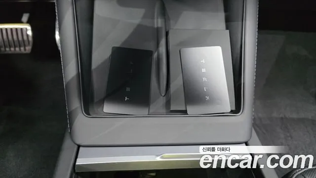 Tesla Model 3 — Фото автомобиля 23
