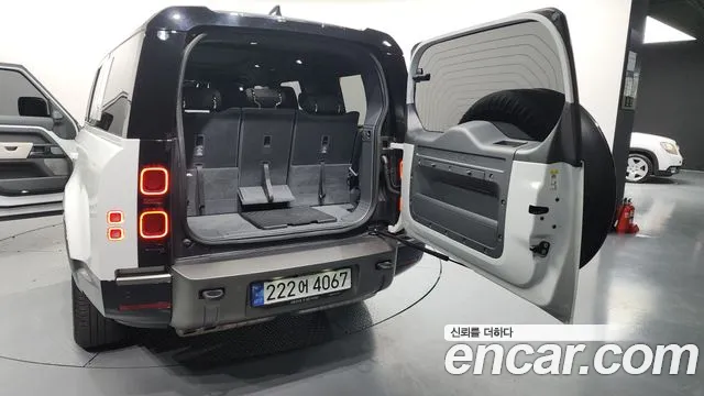 Land Rover Defender — Фото автомобиля 20