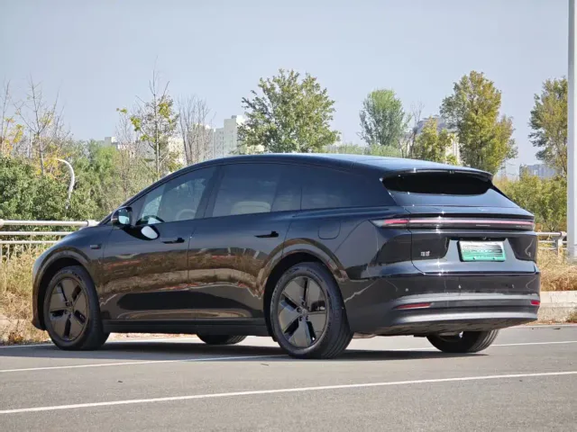 Li Auto i6 — Фото автомобиля 7
