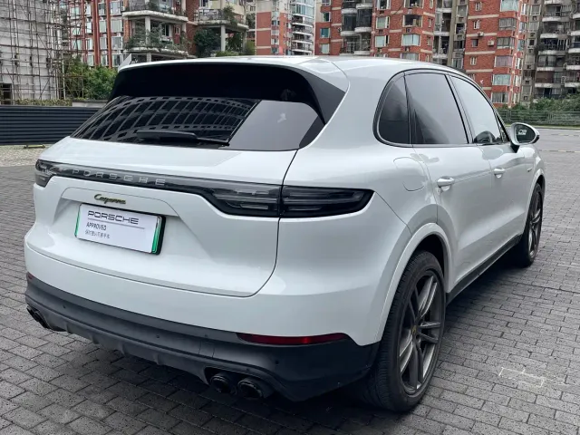 Porsche Cayenne — Фото автомобиля 12