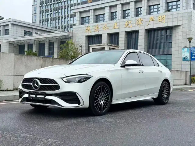 Фотография автомобиля — Mercedes-Benz C-Class